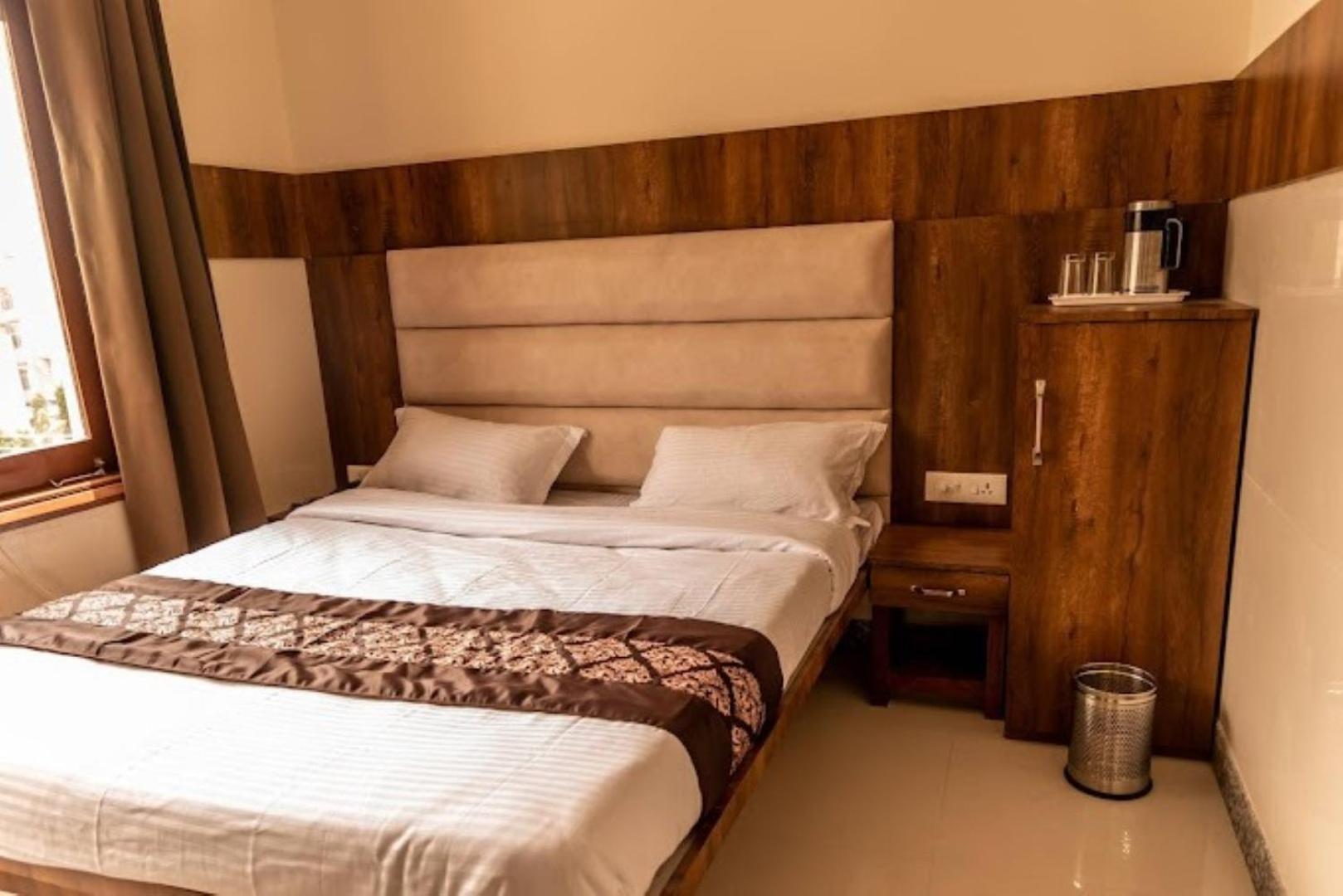 Hotel Arihant Palace , Katra 格德拉 外观 照片