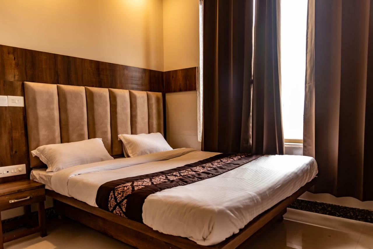 Hotel Arihant Palace , Katra 格德拉 外观 照片
