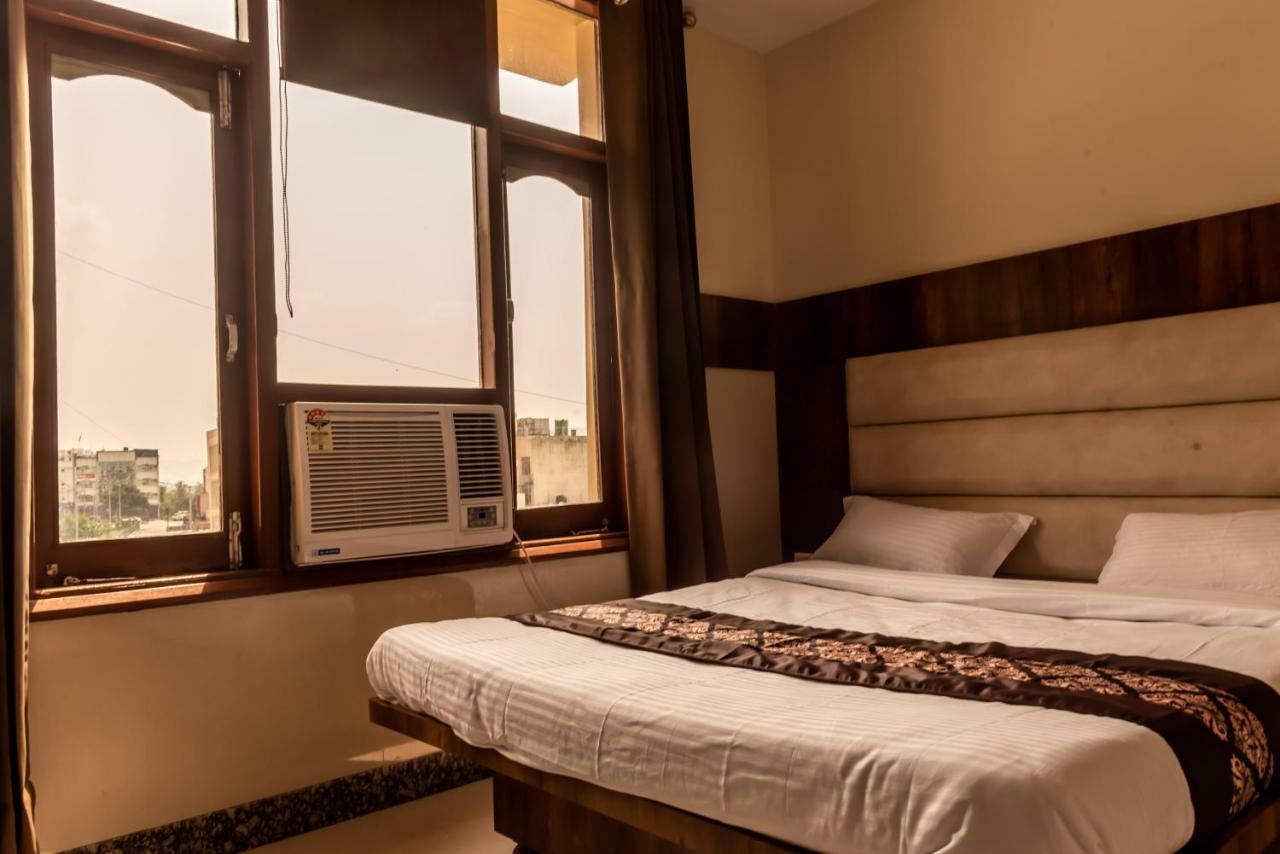 Hotel Arihant Palace , Katra 格德拉 外观 照片